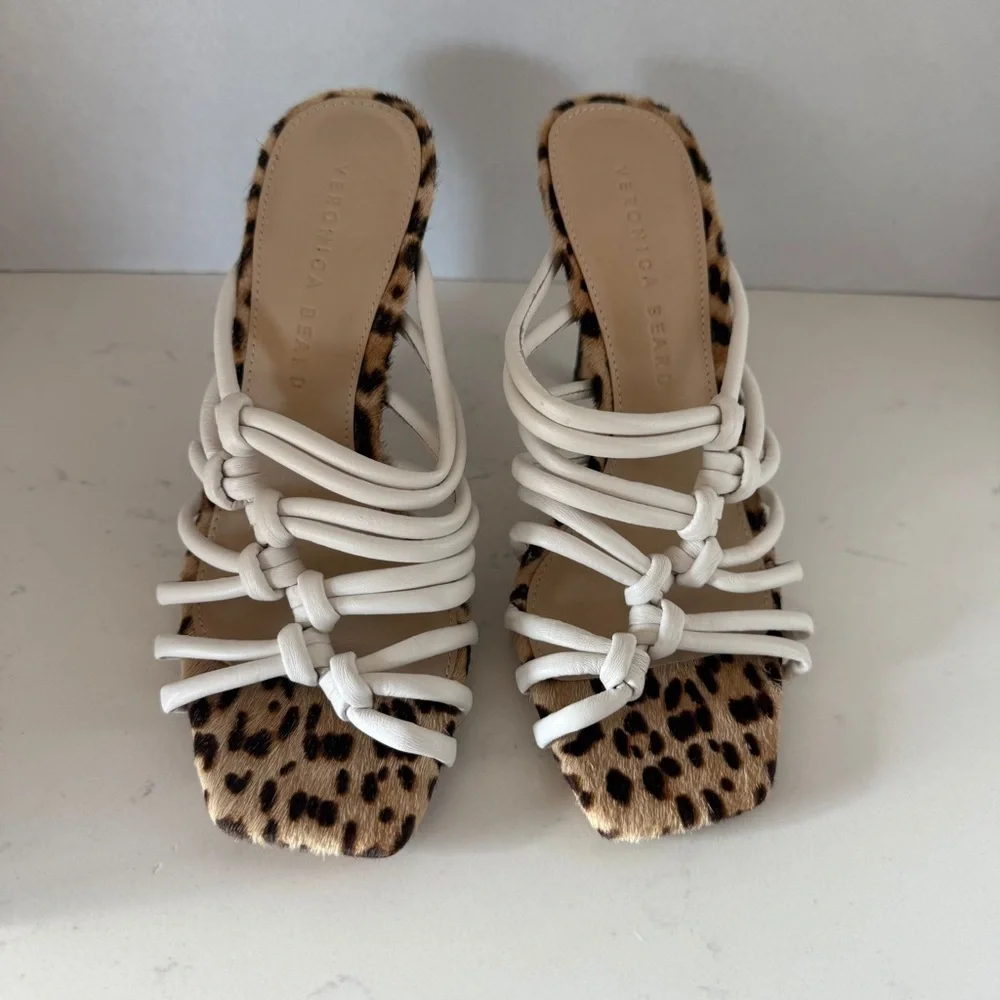 New Veronica Beard Avita Animal Print / White heels Size: 6